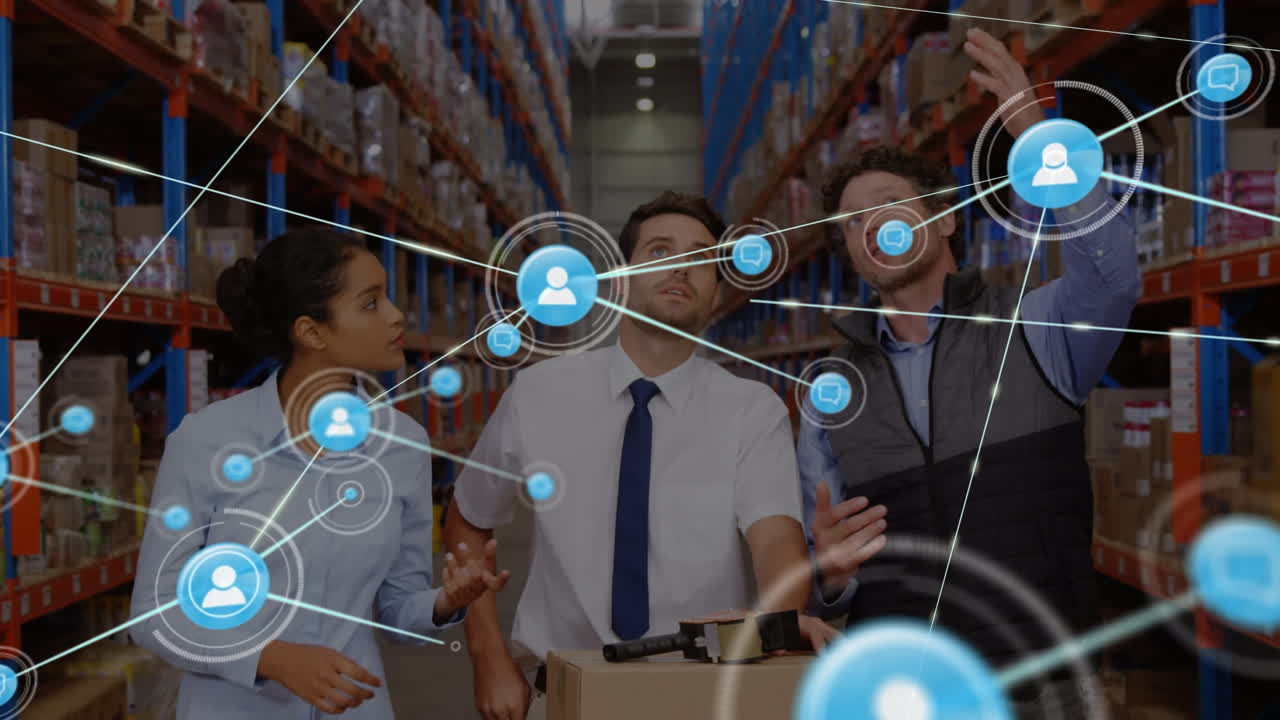 Animazione di una rete di connessioni con icone sovrapposte a diversi lavoratori in magazzino.