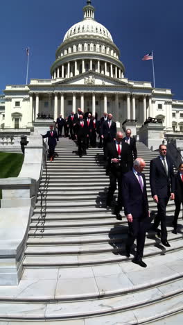 politicians at the us capitol building