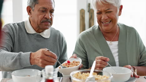 Desayuno,-Muesli-Y-Mañana-Con-Pareja-De-Ancianos.