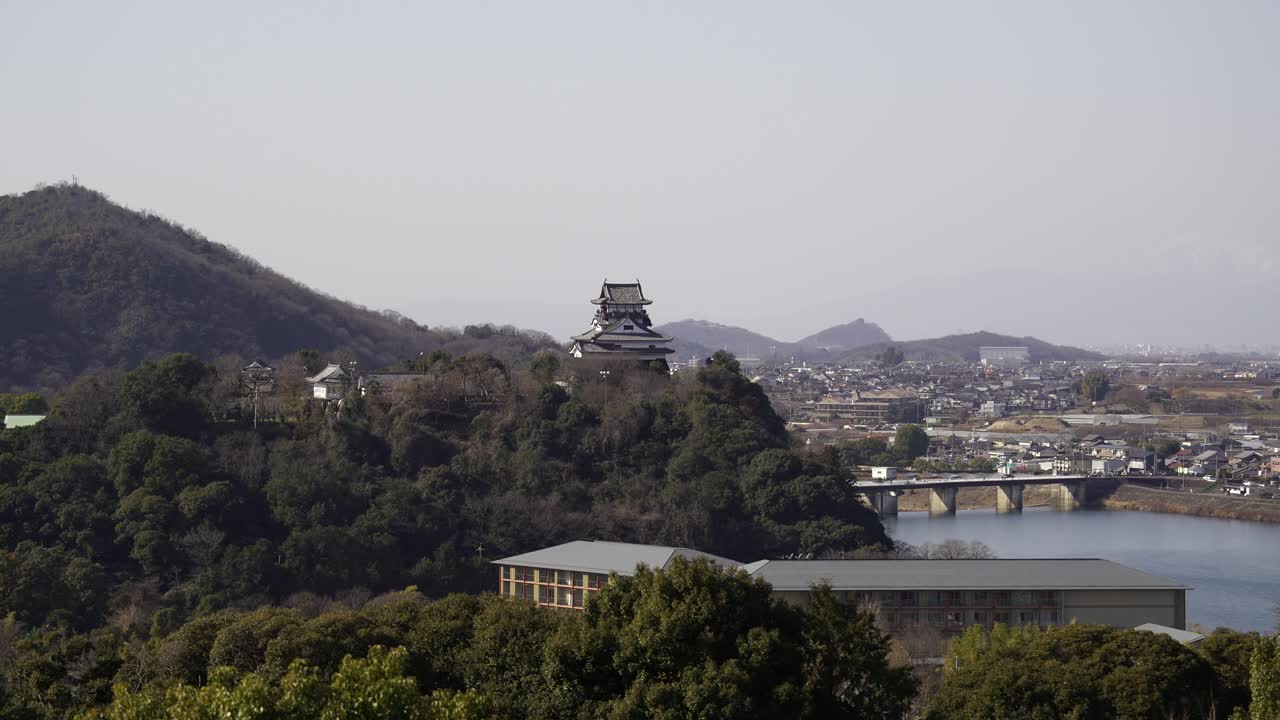Lâu đài Inuyama và Toàn cảnh thành phố Inuyama