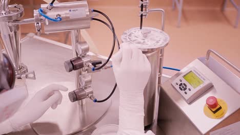 funcionamiento del equipo de laboratorio