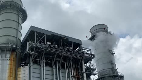 Orbitaufnahme-Einer-Industriegebäudefabrik,-Verschmutzung-Durch-Rauchemission,-Sylhet,-Bangladesch