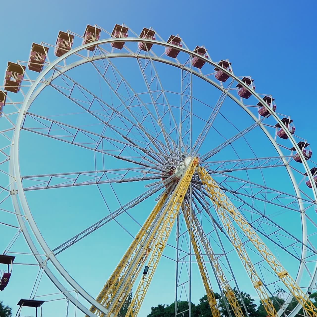 Ferris wheel is located in the fun park zone