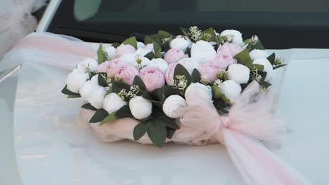 wedding car decoration with flowers