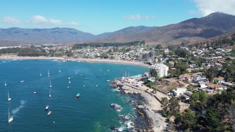 beach with boats and yachts on papudo beach