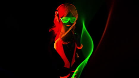 UV-Glowing-Woman-12