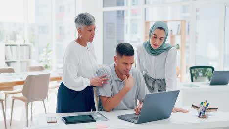 Trabajo-En-Equipo,-Discusión-Y-Gente-De-Negocios