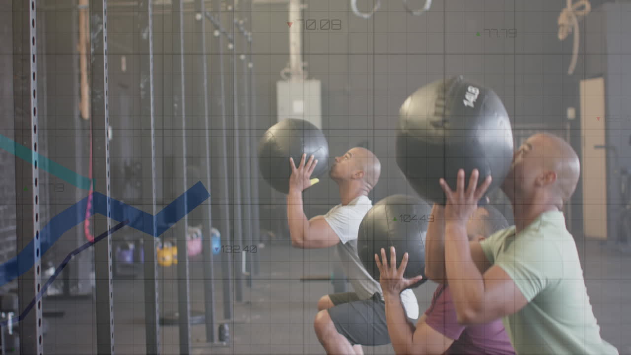 다양한 남성 그룹 크로스 트레이닝을 통해 체육관에서 의학 공으로 그래프 처리 데이터의 애니메이션