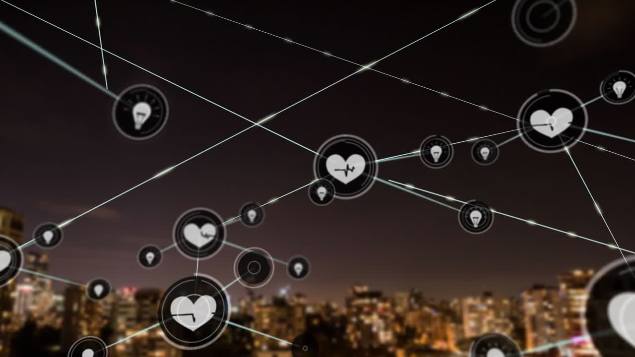 animación de una red de iconos digitales frente a una vista aérea del paisaje urbano por la noche