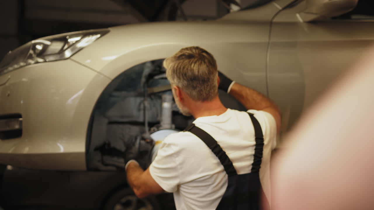 워크에서 자동차 수리