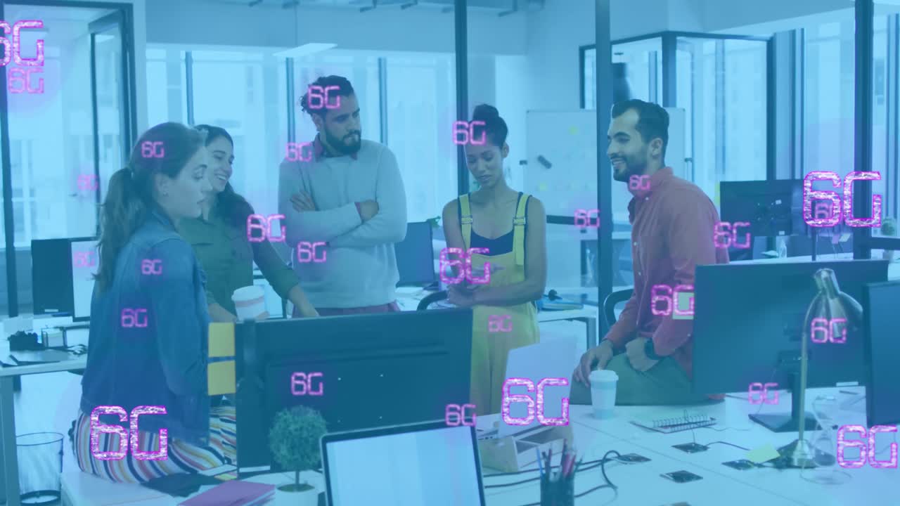 animación de textos 6g sobre diversos compañeros de trabajo compartiendo ideas en la oficina