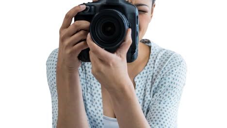 animatie van een blanke vrouw met een camera op een witte achtergrond