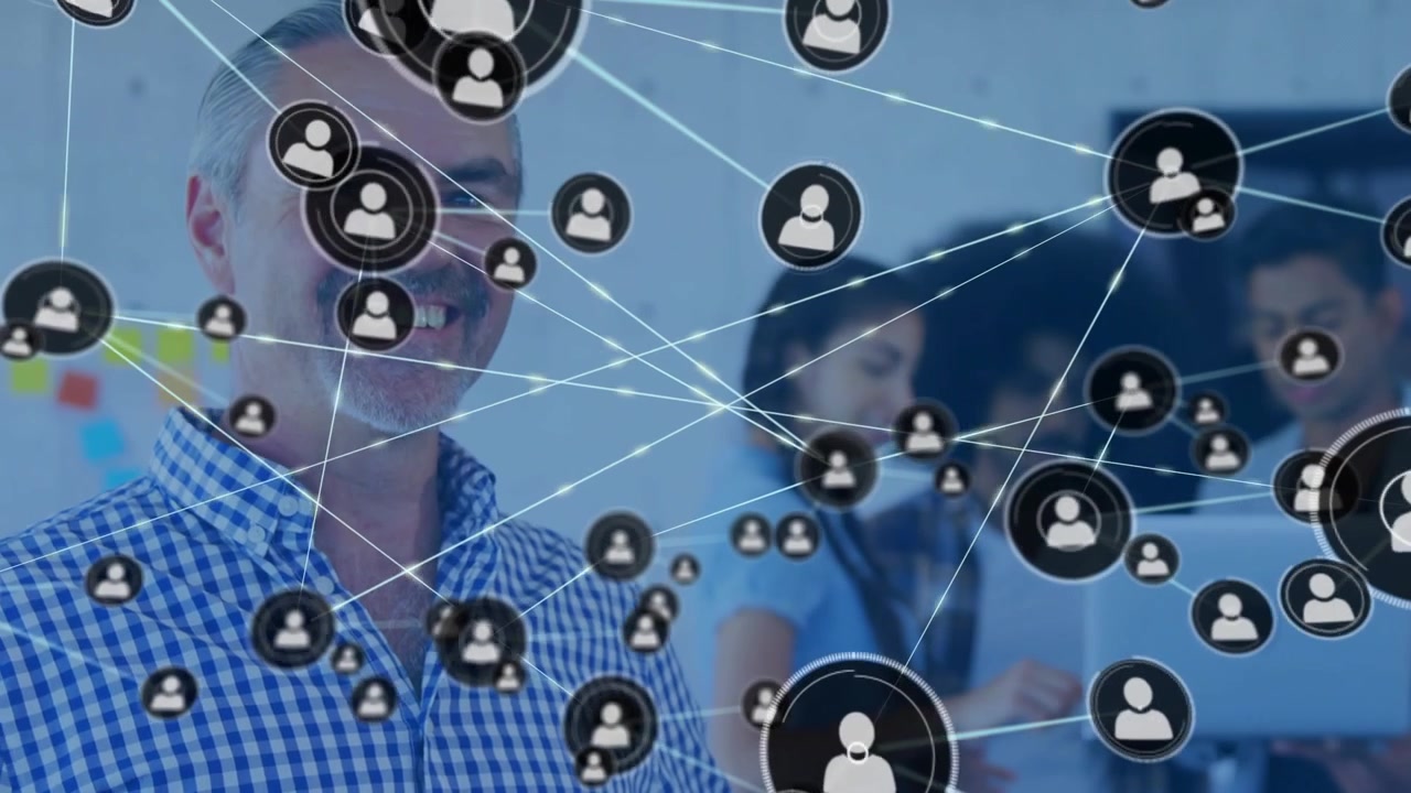 Moden mand og teammøde på teknologikontor, hvor en enkelt node vises, netværket vokser, og links overlejres