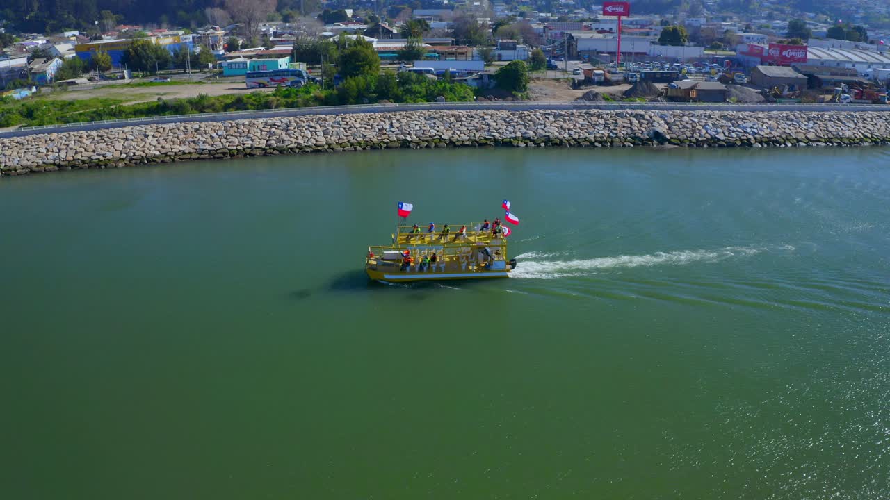 constitución 칠레의 maule 강에서 보트 타기