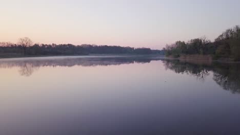 Aerial-shot-of-a-river,-as-seen-from-birds-perspective