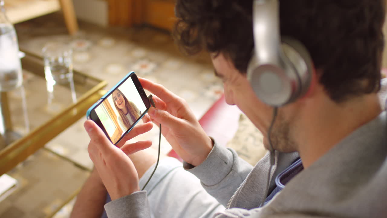 mantenerse en contacto a través de los océanos