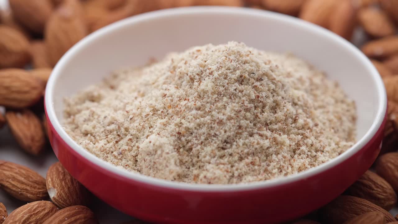 그에 넣은 아몬드 밀가루