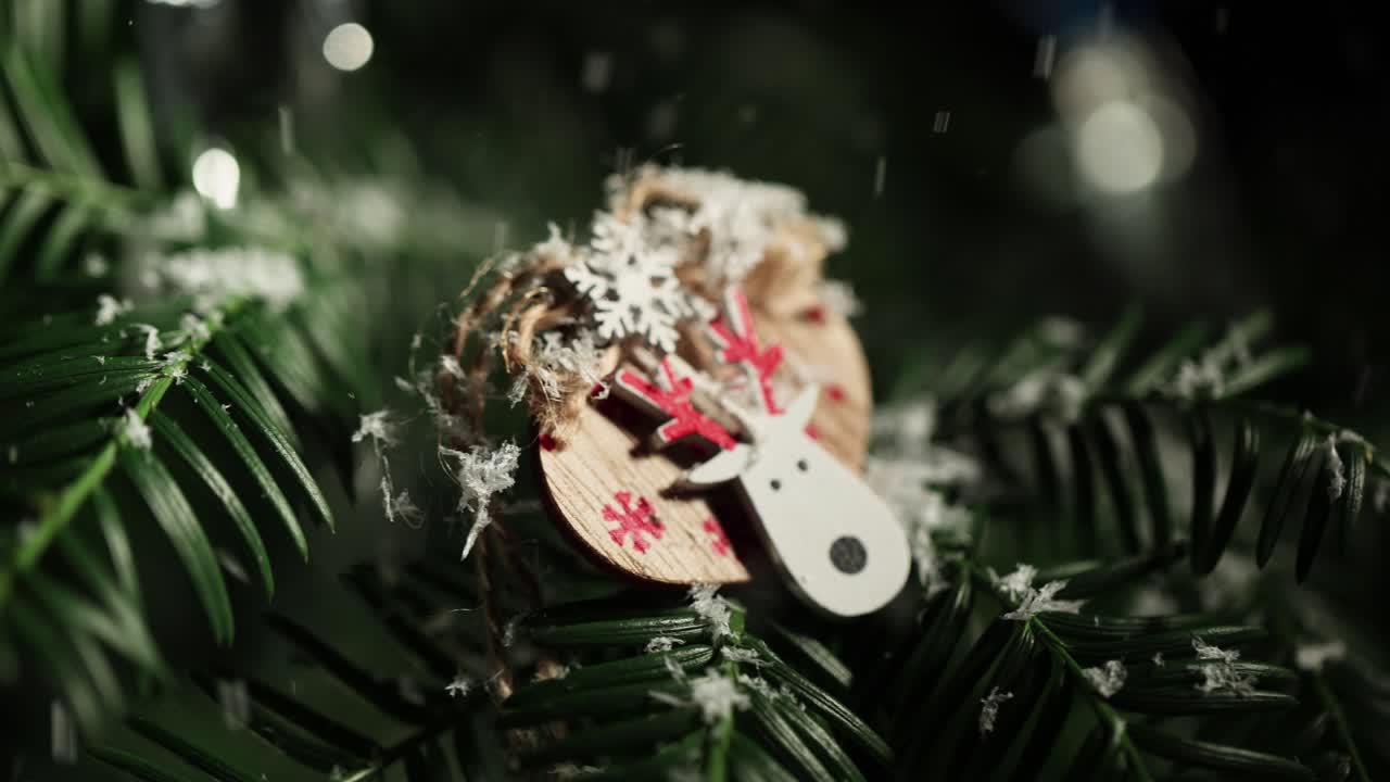 vista de la parte más cercana del objeto de decoración del árbol de navidad