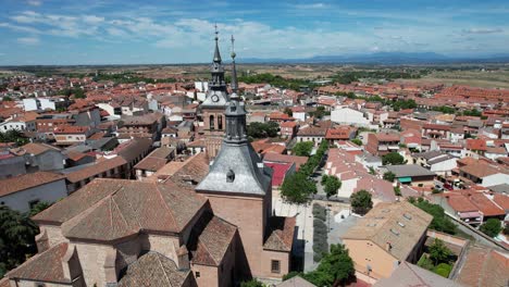 Kirche-Navalcarnero-Luftaufnahme-Historische-Architektur