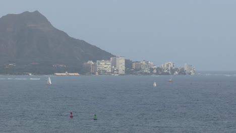 Honolulu,Oahu-Hawaii,-view-from-the-ocean-side