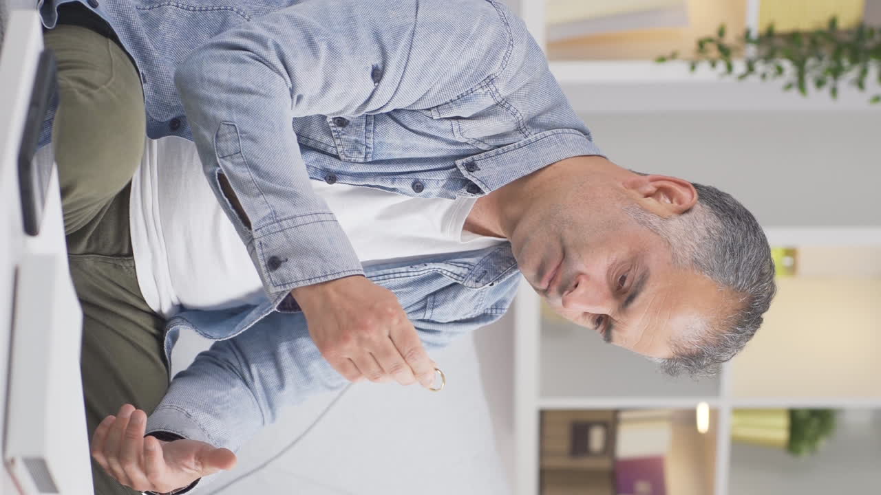 Vertical video of Marriage ending. Separation.