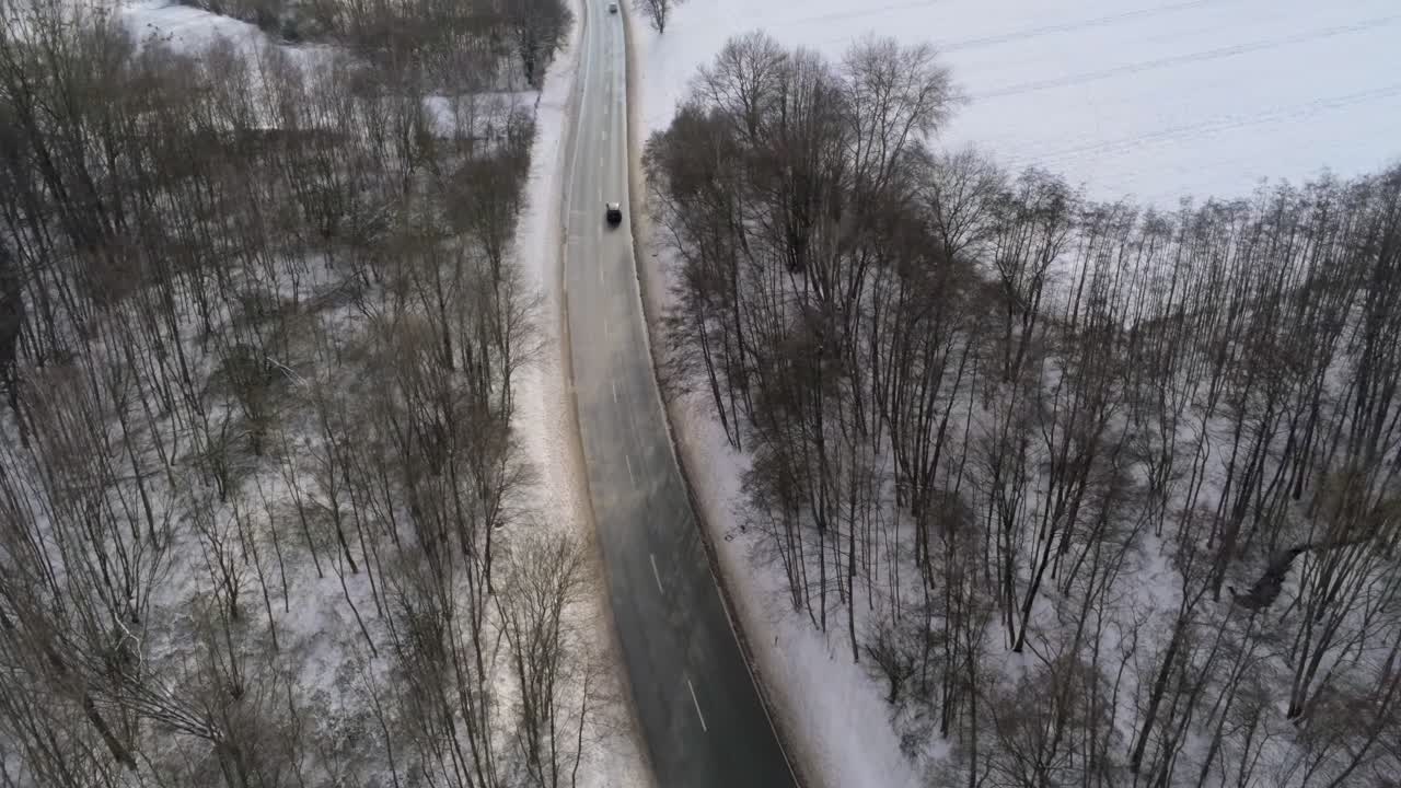 추운 겨울날 교통