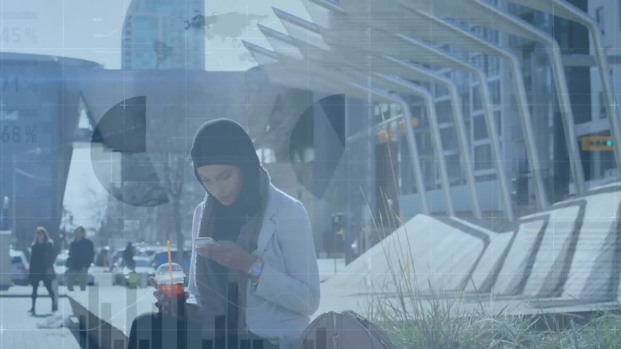 스마트 폰을 사용하는 여성에 대한 통계 및 금융 데이터 처리의 애니메이션