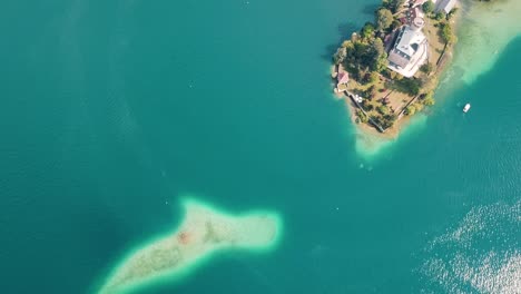 Amazing-Lake-Annecy-summer-scenery-in-French-Alps,-aerial-view