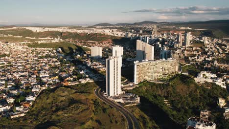 Edificios-Modernos-En-La-Ciudad-De-Querétaro,-Vista-Panorámica