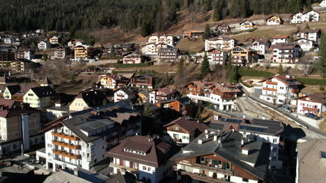 Vista-Aérea-De-Val-Gardena,-Italia