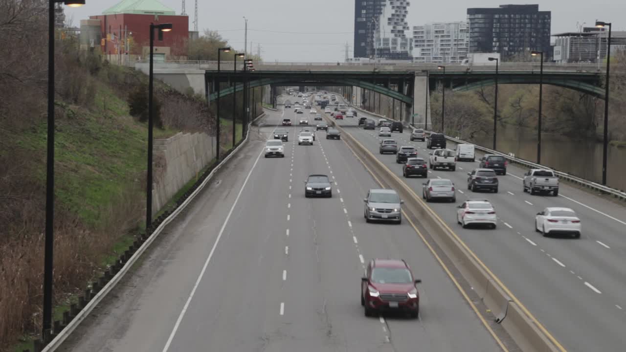 plano inclinado del tráfico que se aproxima