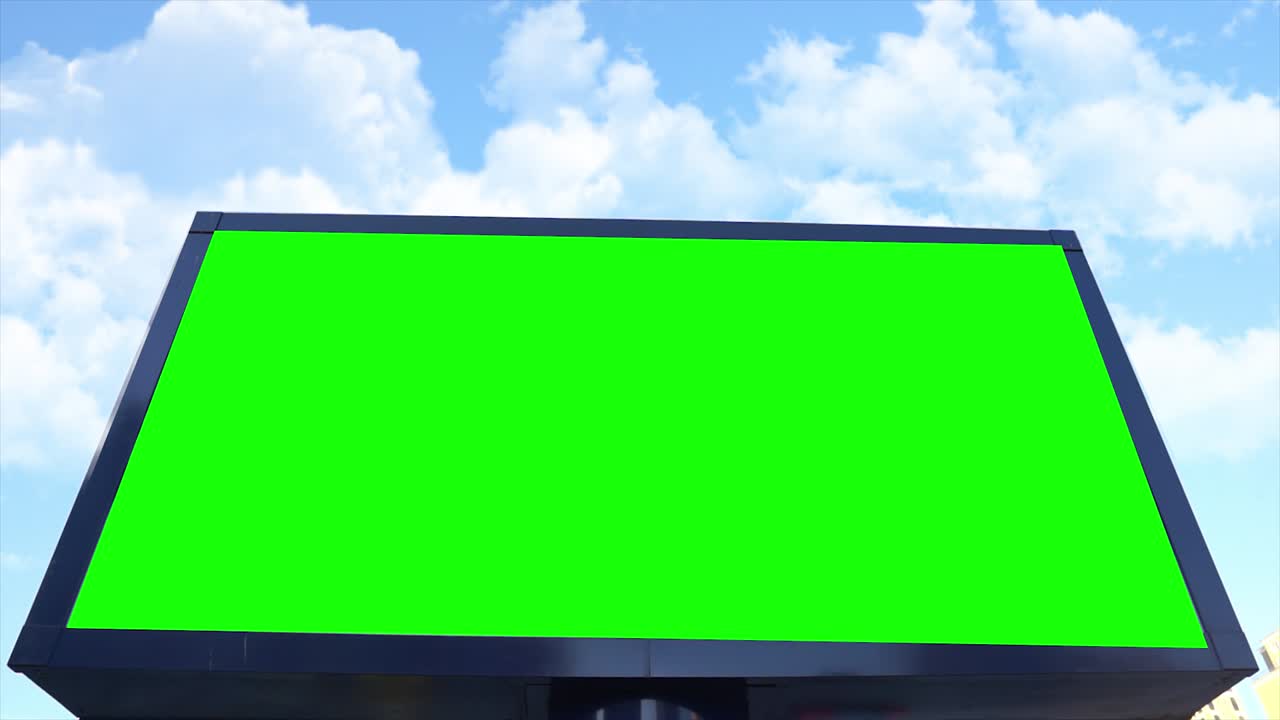 도시, 도시 생활에 대한 녹색 스크린 광고판, 빈 광고 패널, 마케팅을 위한 배너, 크로마 키 빈 표지판.