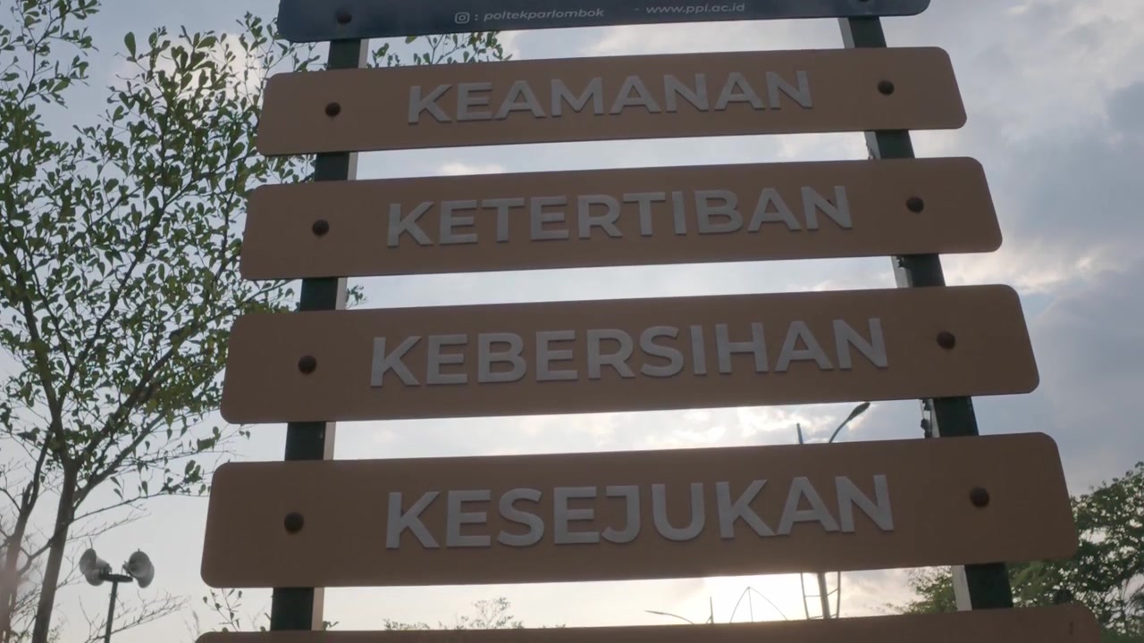 Endonezya'da Sapta Pesona Turizm Tabelası