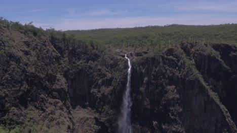 Revealed-A-Steep-Stony-Creek-With-A-Single-Drop-Waterfall-Of-Wallaman-In-Queensland,-Australia