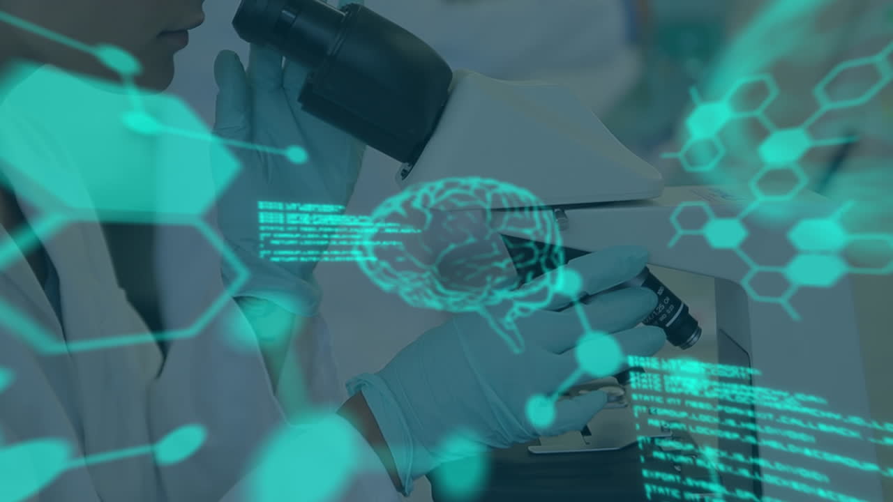 animazione di elaborazione dei dati su una scienziata caucasica con un microscopio