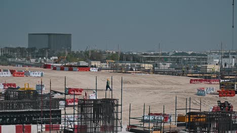sitio de construcción de la expansión del centro de exposiciones de dubái en la ciudad de la exposición de dubái, emiratos árabes unidos