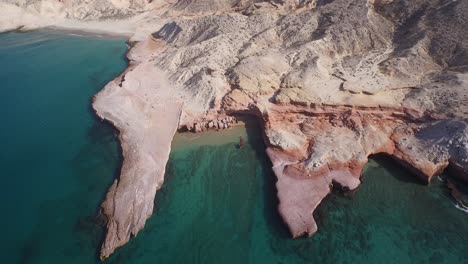 Aerial-shot-of-a-tiny-beach-in-Punta-Colorada,-Baja-California-Sur