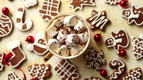 Taza-De-Chocolate-Caliente-Y-Galletas-De-Jengibre-En-Forma-De-Navidad