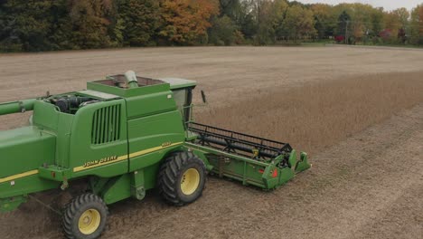 combinar cosecha aérea creciente colores de otoño soja residuos de alimentos producción cosecha acción de gracias
