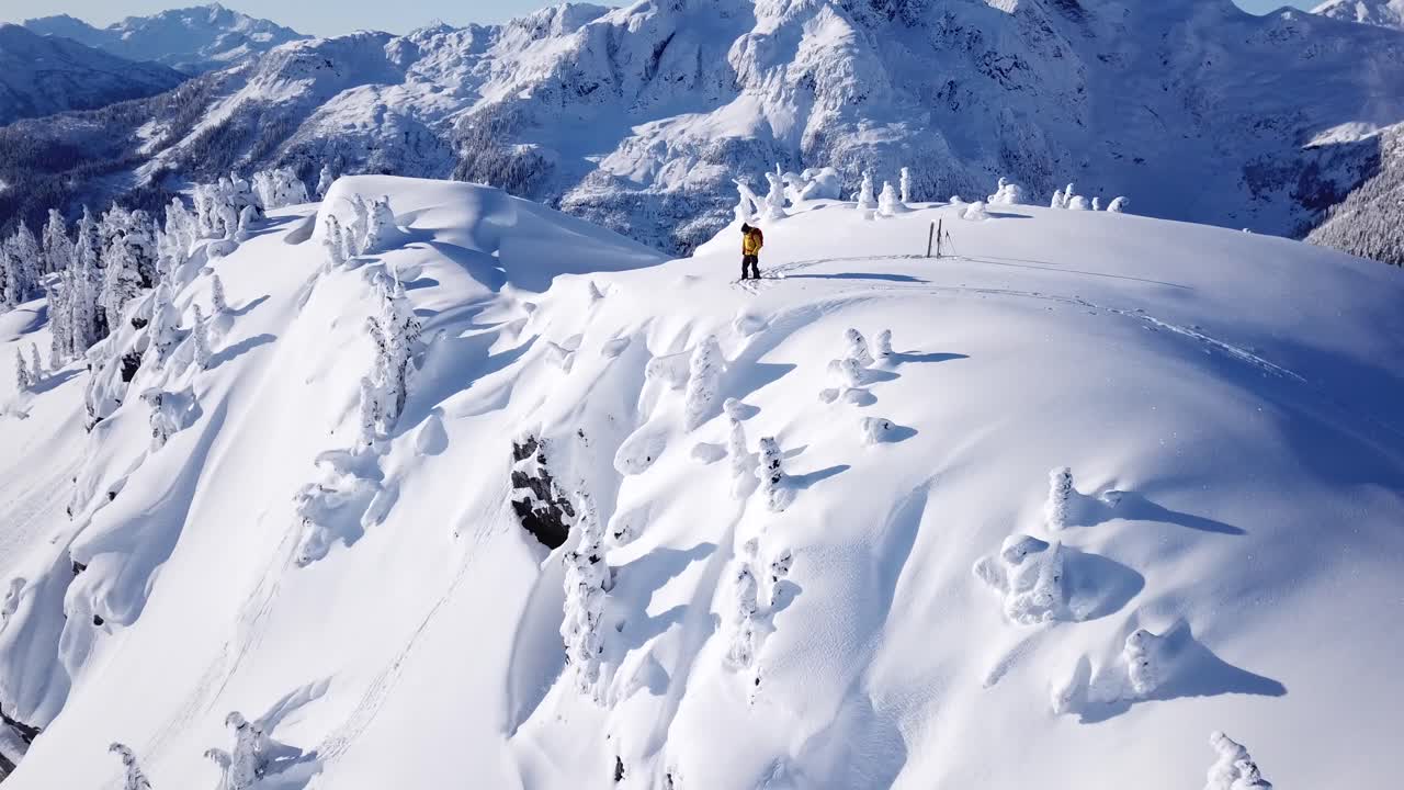 Skier alone in the mountains