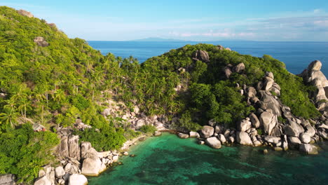 Buddha-Point-Rocks,-Hin-Taa-Toh-Boulders-Near-The-Freedom-Beach-In-Koh-Tao-Island,-Thailand