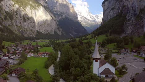 Circling-around-a-little-church-in-the-beautiful-valley-of-lauterbrunnen