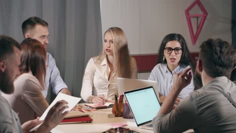 reunión del equipo en curso