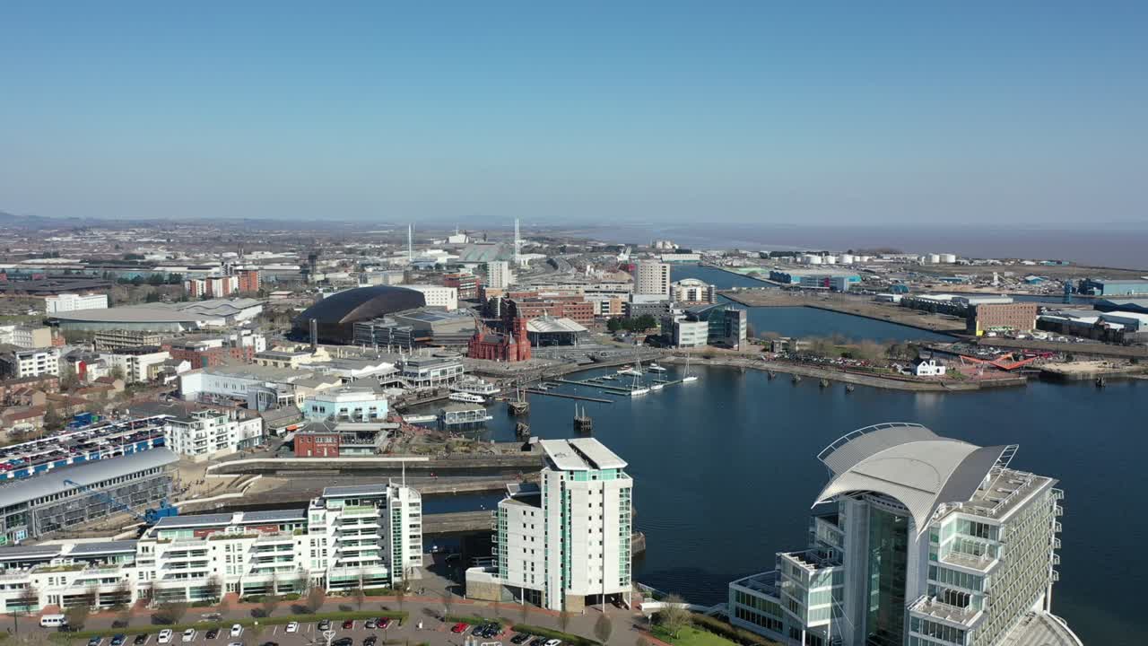 vista aérea de la bahía de cardiff