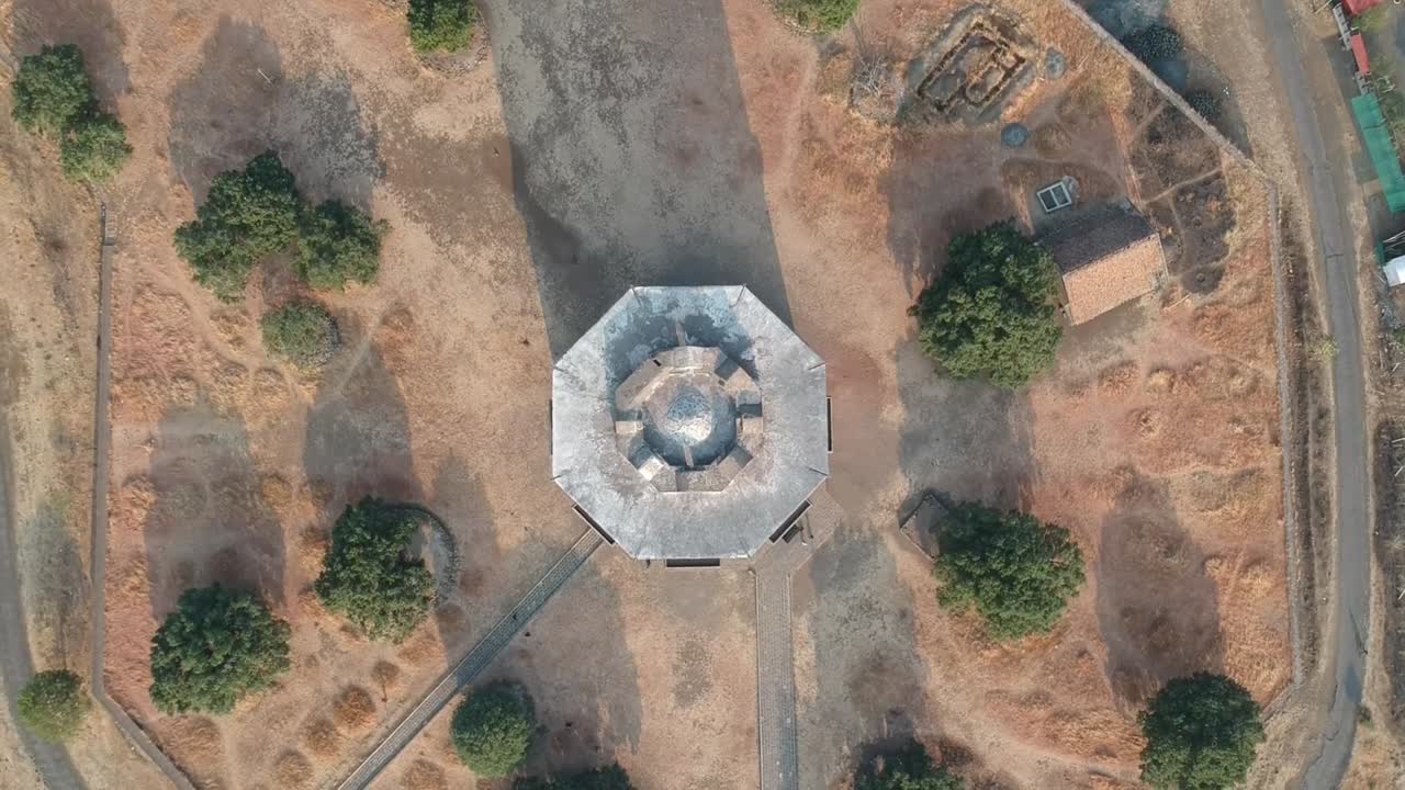 mahel de chandbiwi, palacio chand bibi en ahmednagar, india - estructura de piedra octal - historia india | guerrero | chand bibi | cultura islámica, arquitectura y arte del sultanato de decán | aéreo