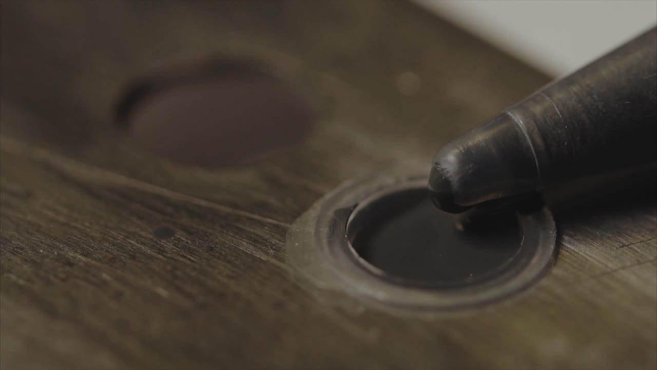 la reparación de una cinta de cassette de audio