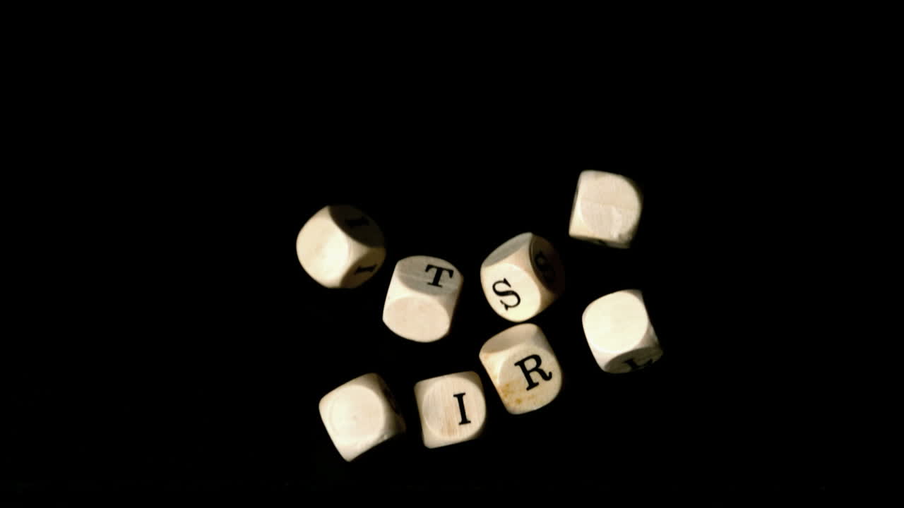 sus dados de chica se unen