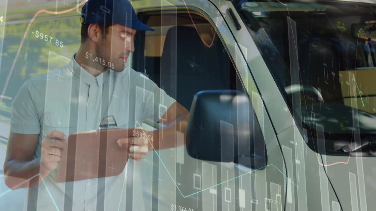 animación de datos financieros sobre el paquete de tenencia de mensajeros masculinos caucásicos felices