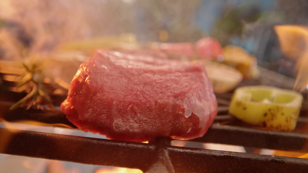 스테이크와 채소 그릴링