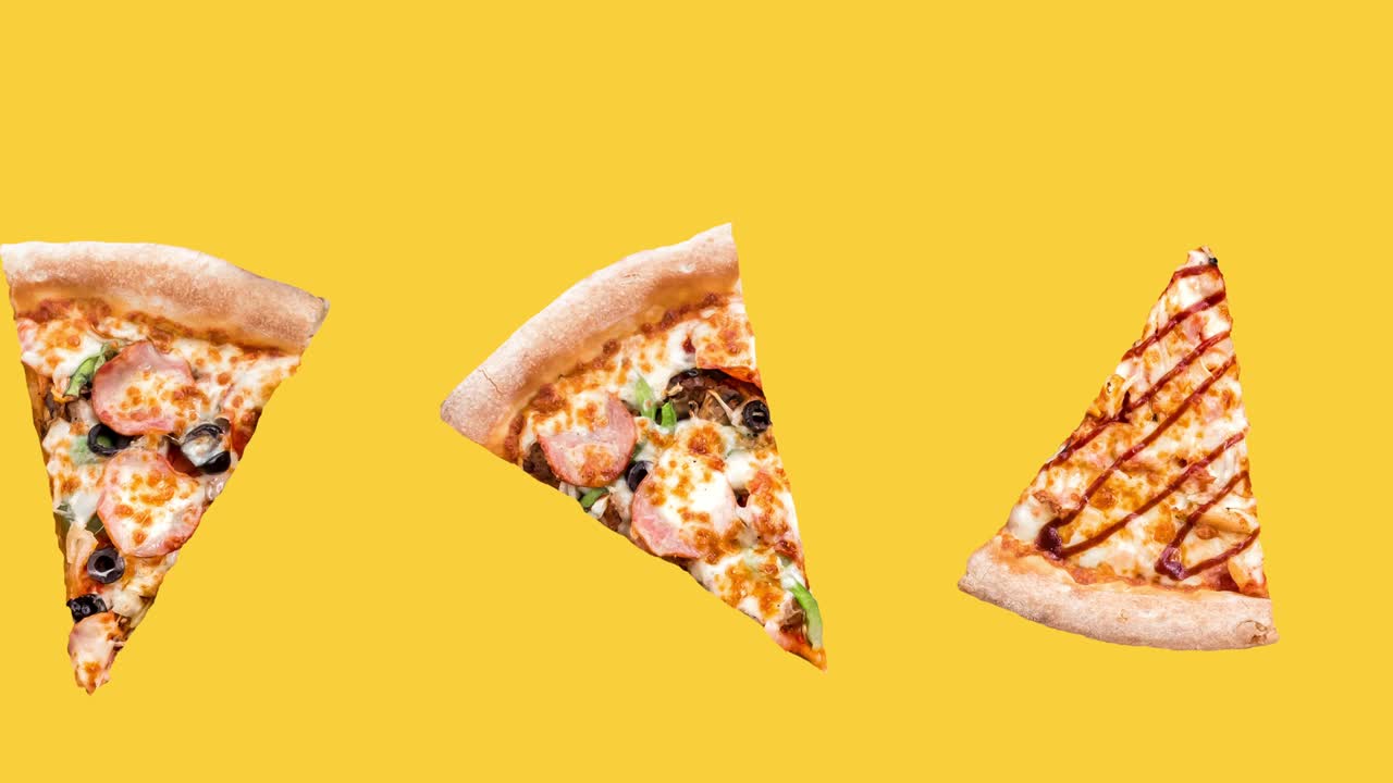 노란색 배경에 많은 페페로니 피자 슬라이스를 가진 원활한 루핑 애니메이션, 복사 공간